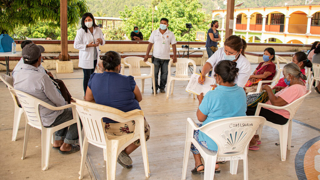 Atención comunitaria de los servicios esenciales de salud sexual, reproductiva, materna y neonatal